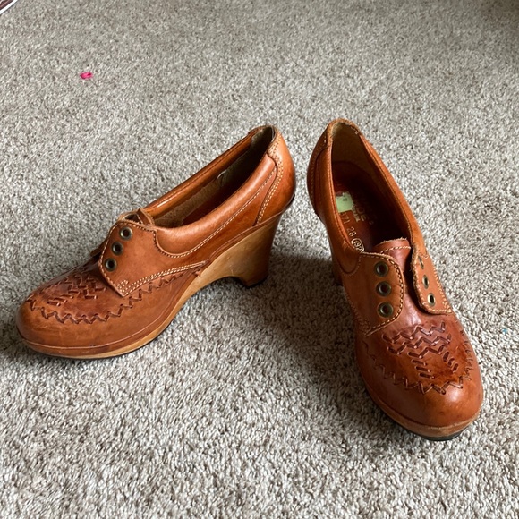 Shoes - Vintage clogs, vintage shoes, Brazil women’s size 7